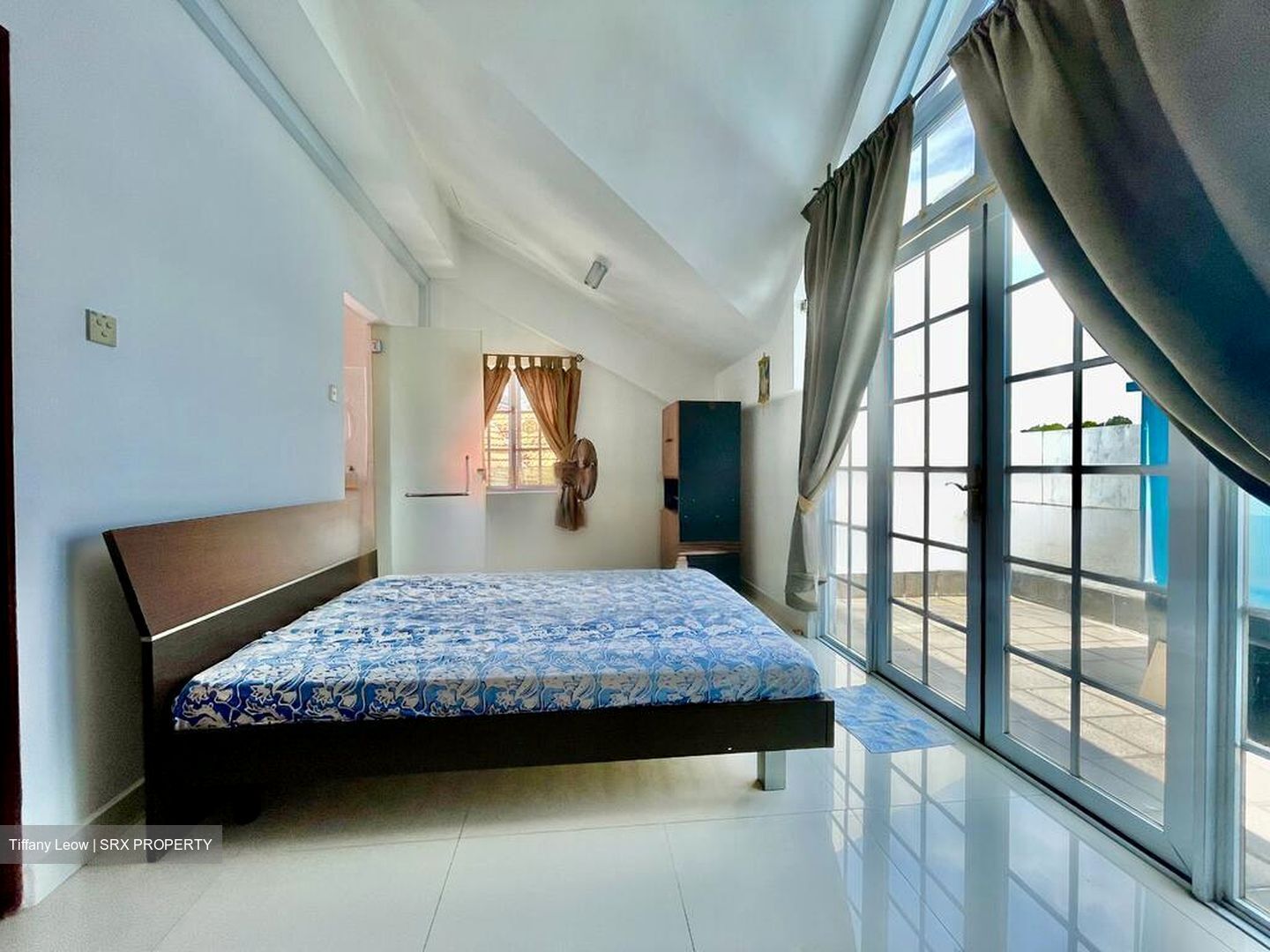 Yio Chu Kang Road (D26), Semi-Detached #458219811